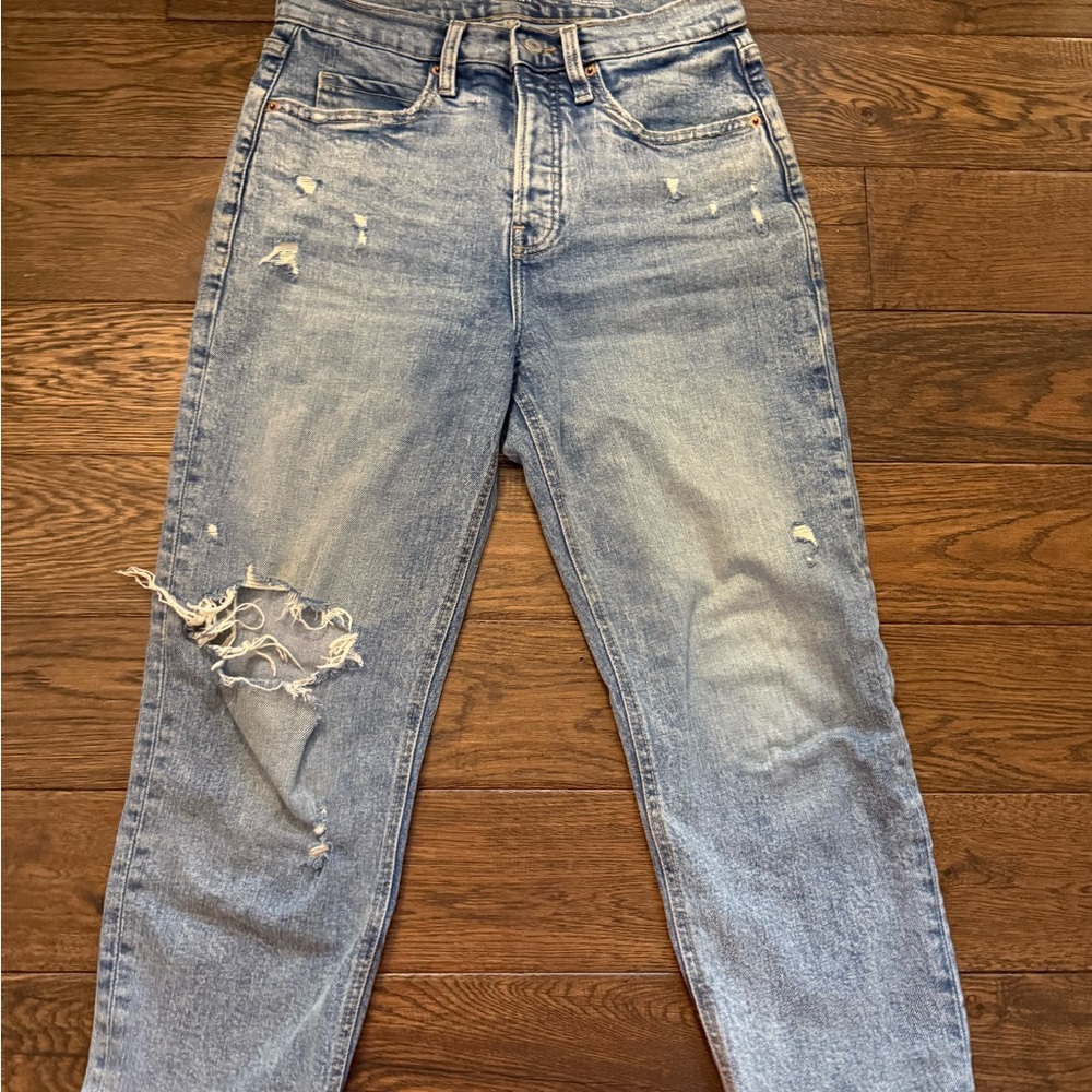 Old Navy Women's Light Blue Distressed Straight Leg Jeans